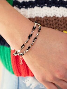 Paparazzi Bracelet - Elite
Explorer - Black